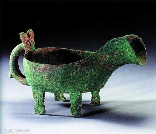 穿越2600年同臺(tái)“媲美” 兩件晉地青銅盤(pán)故土“重逢”